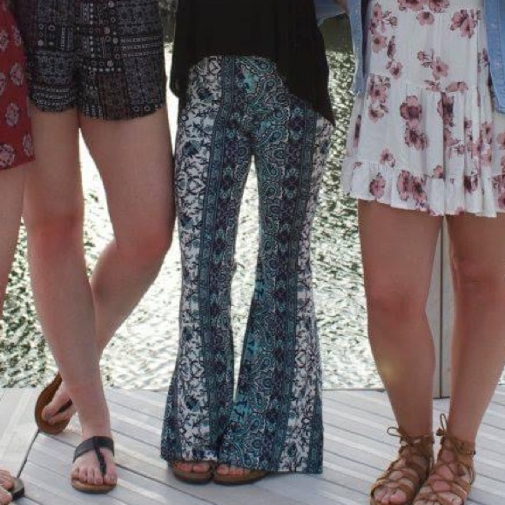 Patterned flare pants